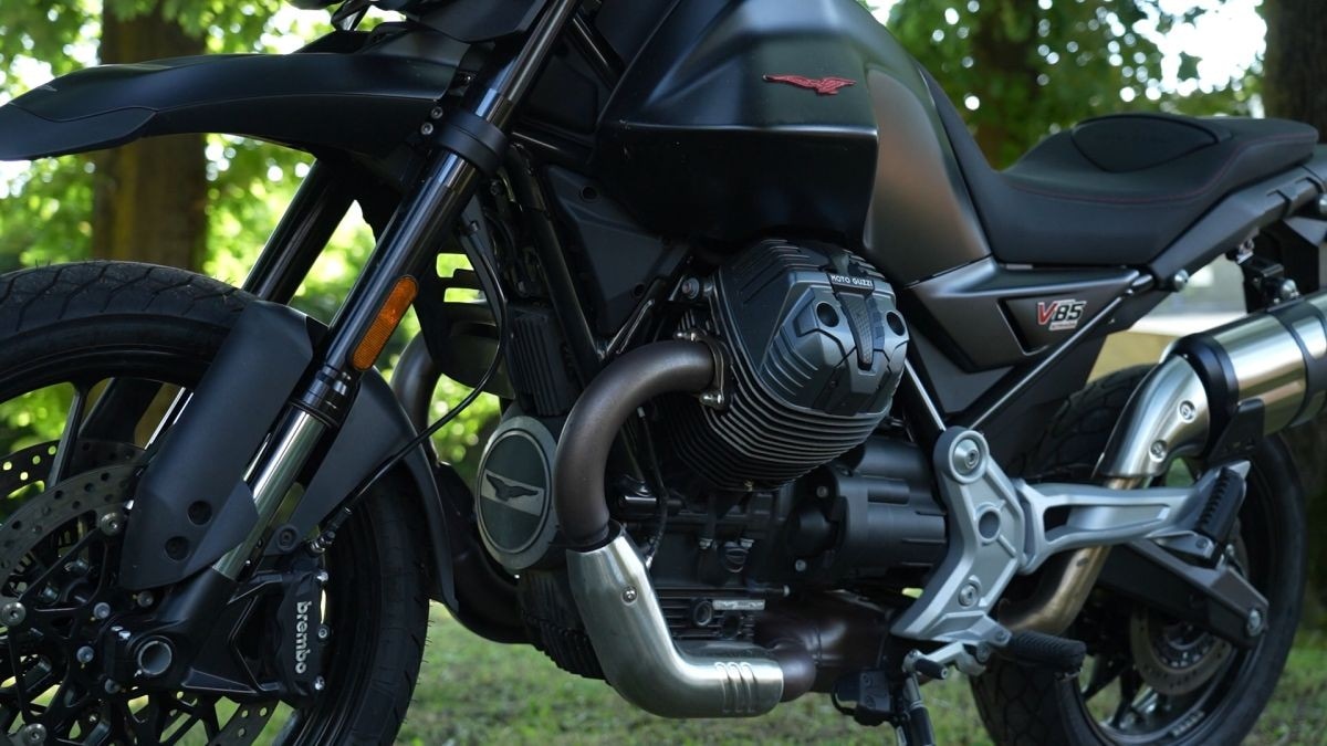 Test a Testa #9 - Moto Guzzi Stelvio vs Moto Guzzi V85 Strada: sfida in famiglia!